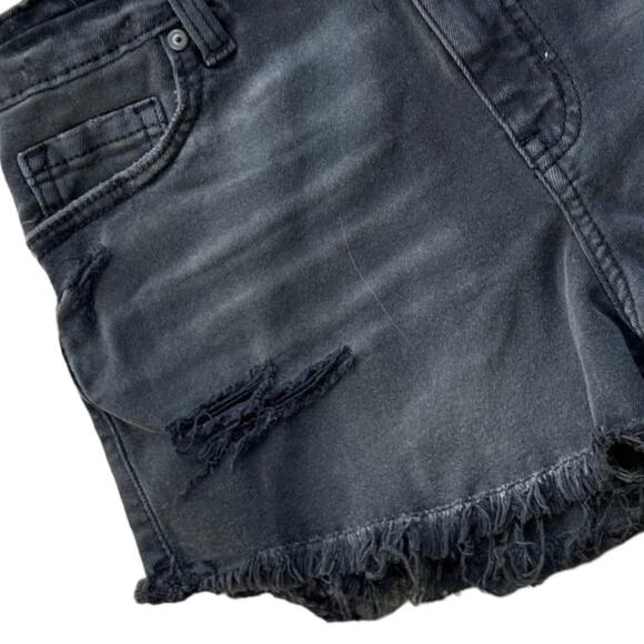 NWT Fashion Denim Nova Black Out High Rise Stretch Distressed Shorts Size 3 - Picture 2 of 7